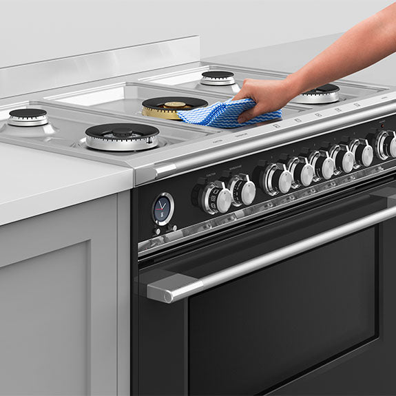 Fisher & Paykel 90cm Series 9 Classic 5 Burner Dual Fuel Pyrolytic Cooker