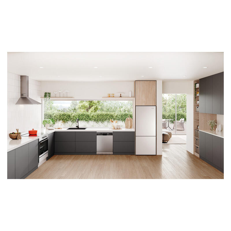 Westinghouse 425L Bottom Mount Fridge Freezer - White