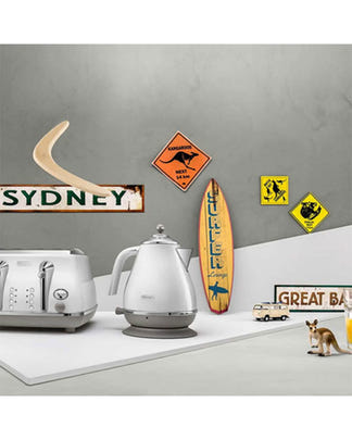 DeLonghi 1.7 Litre Icona Capitals Kettle - Sydney White