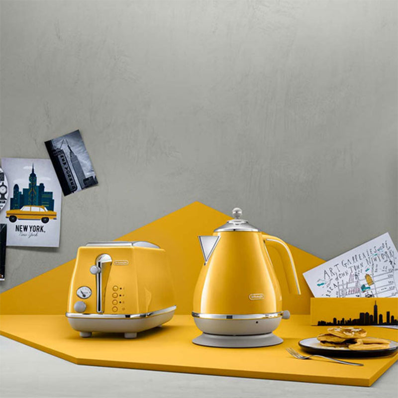 DeLonghi 1.7 Litre Icona Capitals Kettle - New York Yellow
