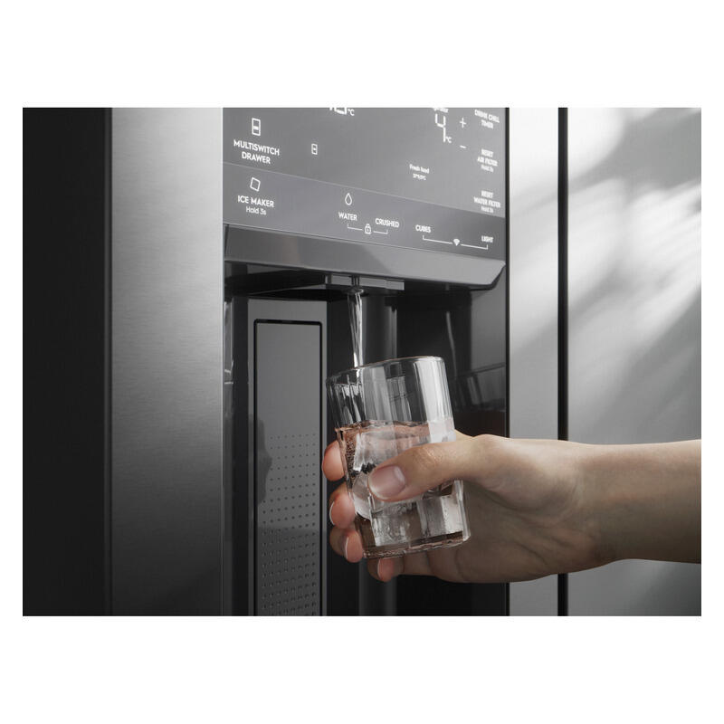 Electrolux 609L French Door Fridge Freezer with Ice & Water Dispenser - Matte Black (UltimateTaste 900)