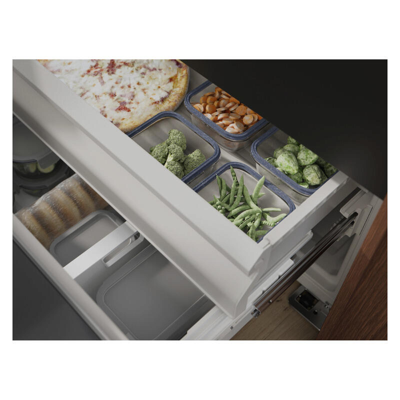 Electrolux 609L French Door Fridge Freezer with Ice & Water Dispenser - Matte Black (UltimateTaste 900)