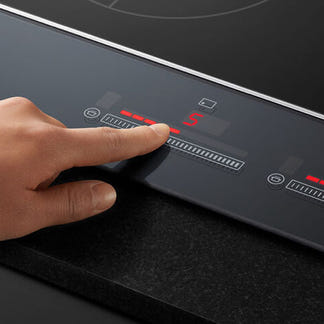 Fisher & Paykel 60cm Series 7 3 Zone Induction Cooktop