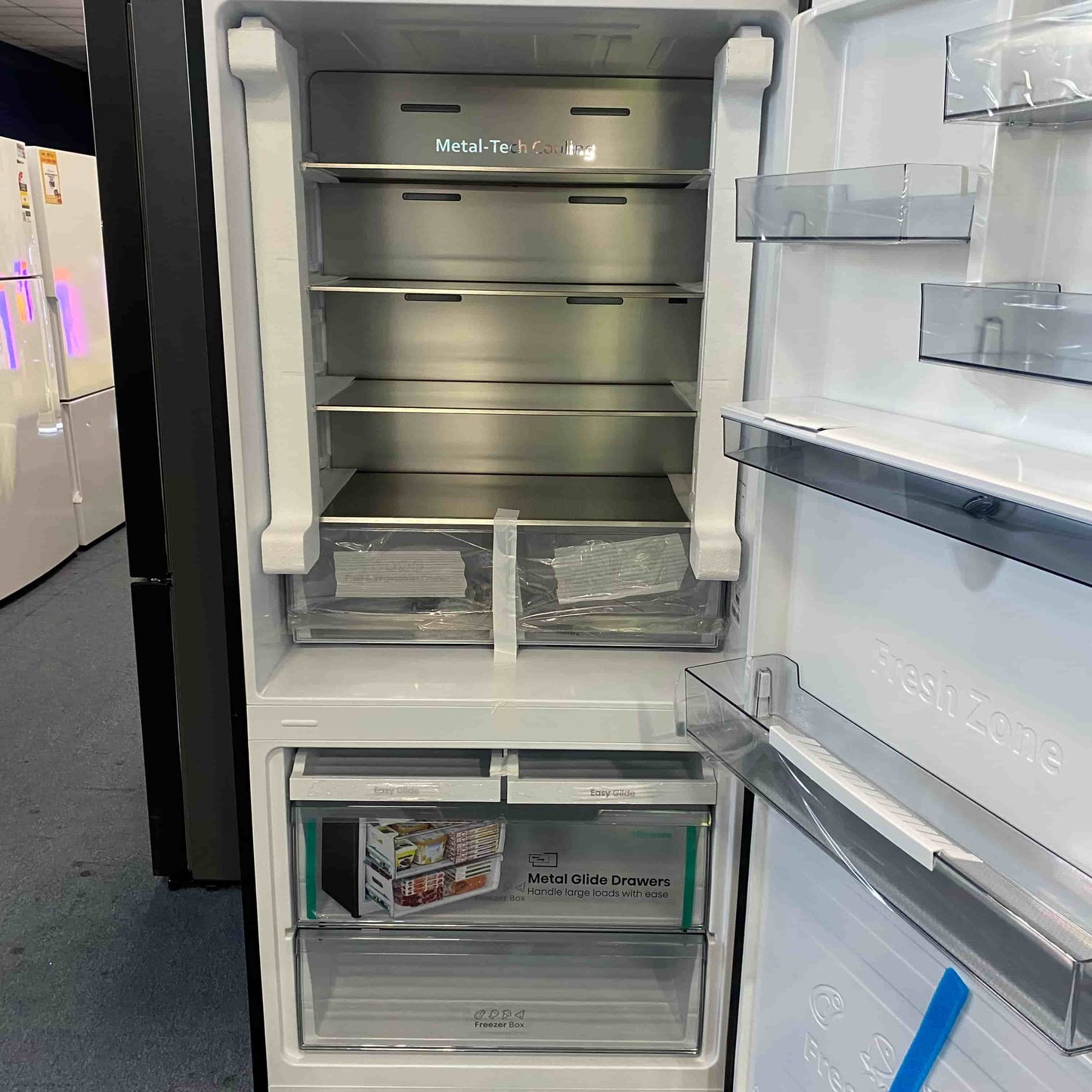 Hisense 500L PureFlat Bottom Mount Fridge - Dark Steel