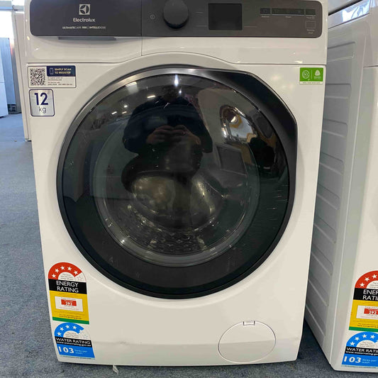 12kg UltimateCare 900 Front load Washing Machine White