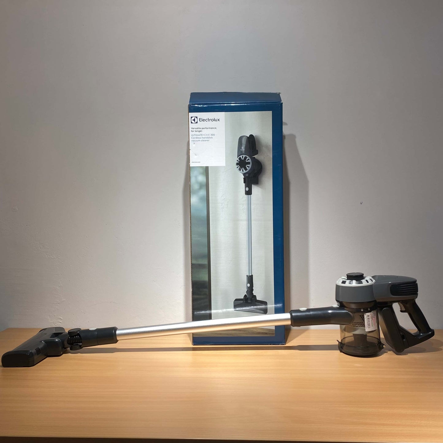 Electrolux UltimateHome 300 Reach Stick Vacuum - Granite Grey