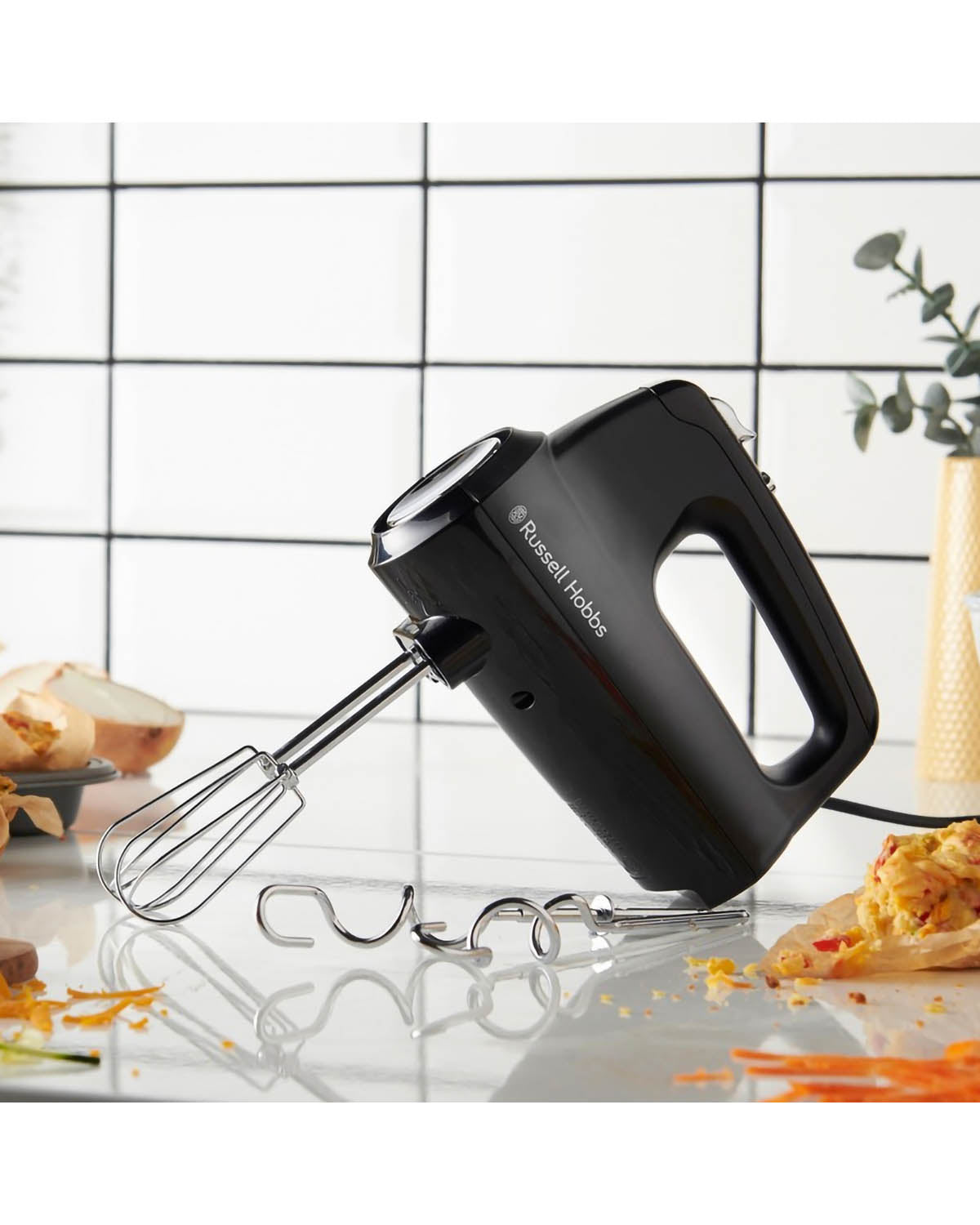Russell Matte Black Hobbs Desire Hand Mixer