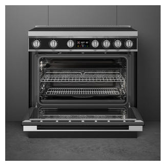 Smeg 90cm Portofino Induction Pyrolytic Freestanding Oven - Black