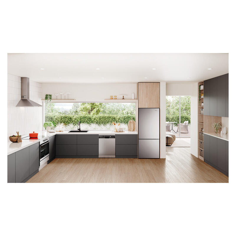 Westinghouse 425L Bottom Mount Fridge Freezer - Silver