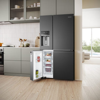Westinghouse 609L Quad Door Fridge Freezer with Ice & Water Dispenser - Matte Black