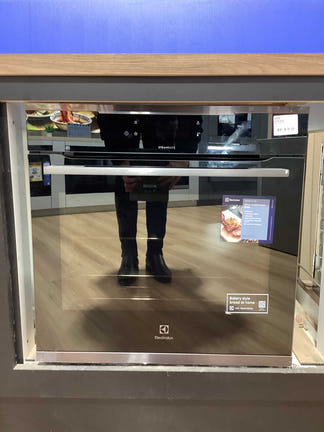 Electrolux 60cm UltimateTaste Multifunction Pyrolytic Oven