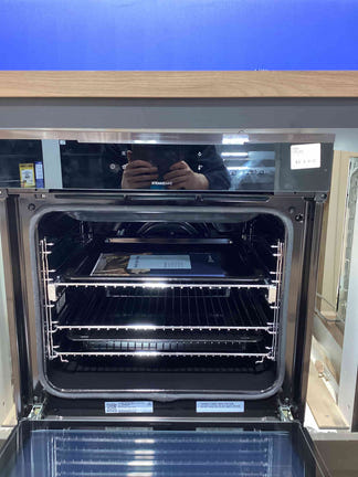 Electrolux 60cm UltimateTaste Multifunction Pyrolytic Oven