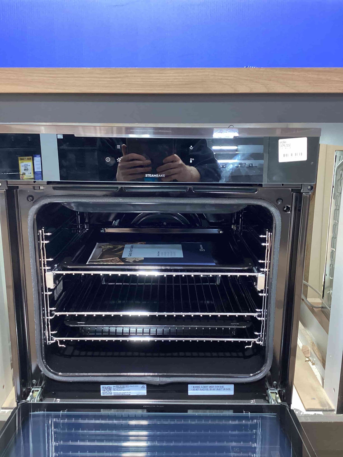 Electrolux 60cm UltimateTaste Multifunction Pyrolytic Oven